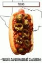 hot dog con chile y jalapeños en escabeche