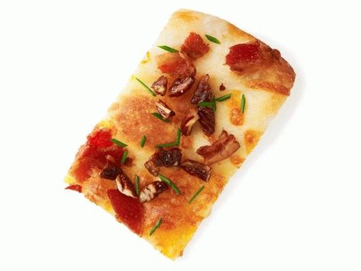 41. Pizza con queso cheddar, tocino y nueces