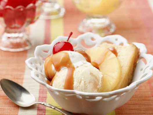 Foto Sandwich de piña hecha de helado casero