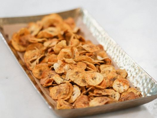 Foto de chips de plátano Jerk en el horno
