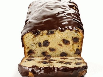 Foto de un muffin de plátano con chocolate y glaseado