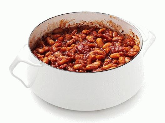 Foto de frijoles blancos horneados con cerveza de raíz