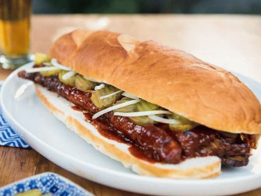 Foto sandwich de costillas de cerdo Bogatyrsky