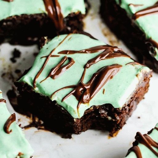 Foto Brownie con glaseado de menta