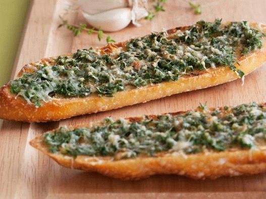 Foto Sandwich con pasta hecha de ajo al horno y hierbas