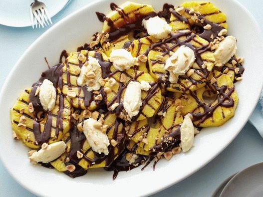 Foto de postre de piña a la parrilla con Nutella