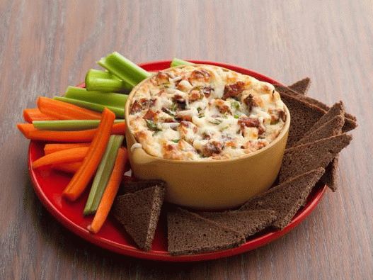 Salsa fotográfica con queso suizo y tocino
