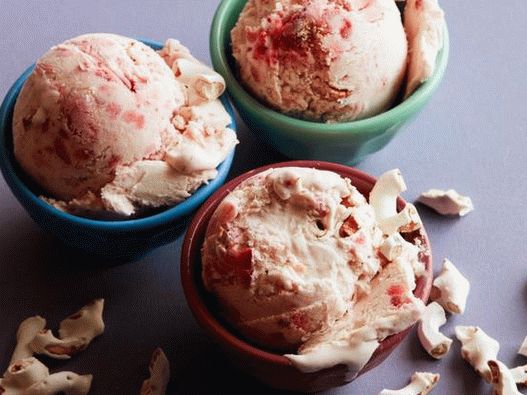 Helado con pretzels recubiertos de yogurt