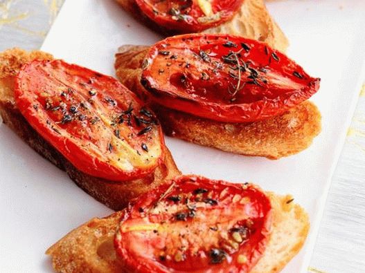 Foto del plato - Crostini con tomates secos y tomillo