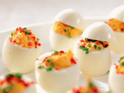 Foto de huevos rellenos con tapas