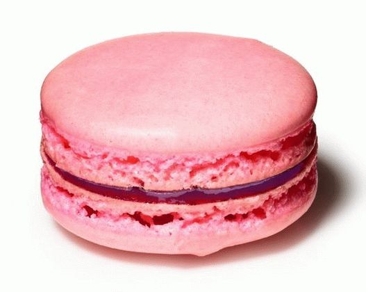 Macarrones con almendras y frambuesas