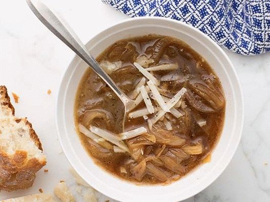 Foto sopa de cebolla francesa con jerez y brandy