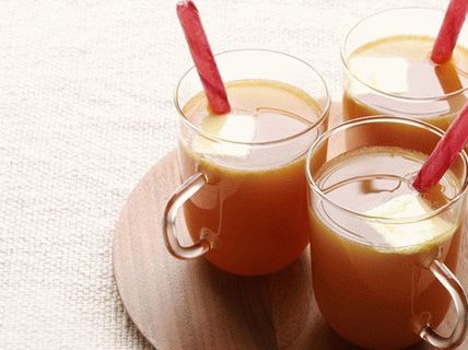Foto bebida caliente de manzana y canela con mantequilla