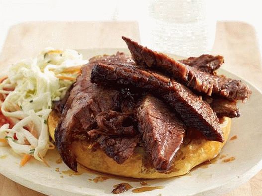 Foto pechuga de carne cocida a fuego lento para sándwiches
