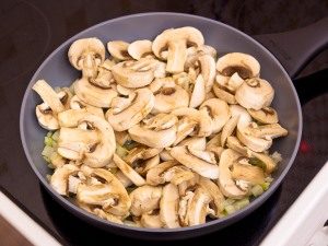 Champiñones en crema agria