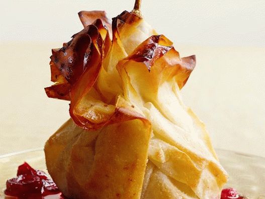 Foto de peras con nuez y relleno de chocolate en bolsas