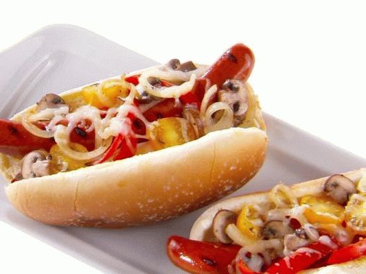 Foto Hot dog con champiñones y mozzarella