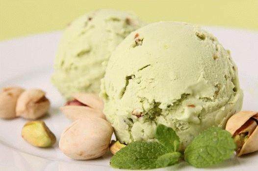Foto de helado indio con pistachos