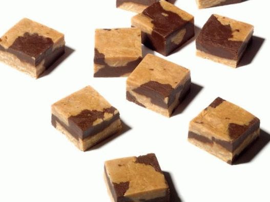 Foto de iris de chocolate y mantequilla de maní y caramelo