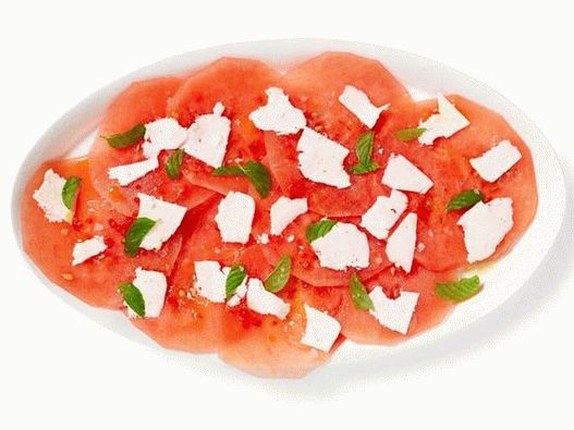 Foto de carpaccio de sandía con ricotta salada