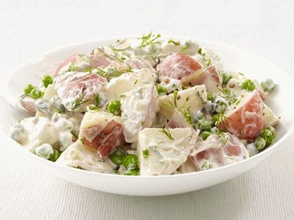 Foto de ensalada de papa con guisantes