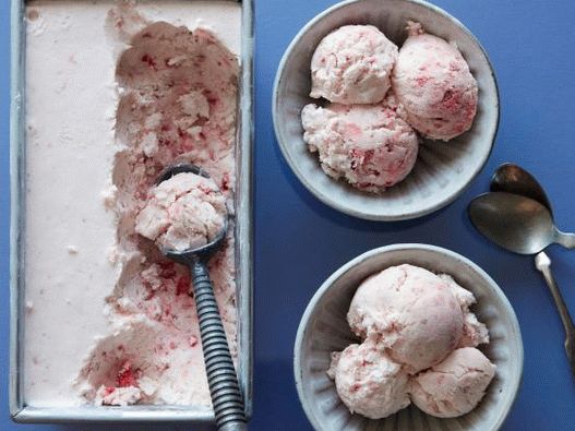 Foto helado de fresa sin helado