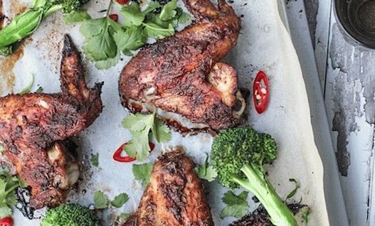 Foto de alitas de pollo ahumadas