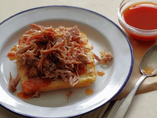 Foto de paletilla de cerdo ahumada con salsa Lexington