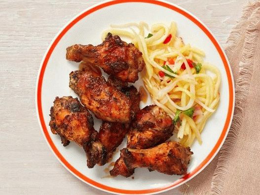 Alitas de pollo ahumadas con cecina y piña en escabeche