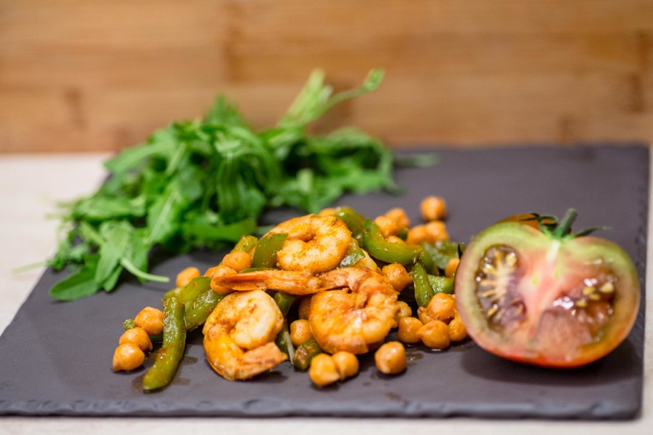 Gambas picantes con garbanzos