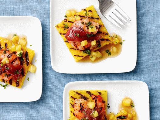 Foto de camarones en tocino con salsa de polenta y piña