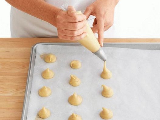 Crockembusch - un pastel de profiteroles