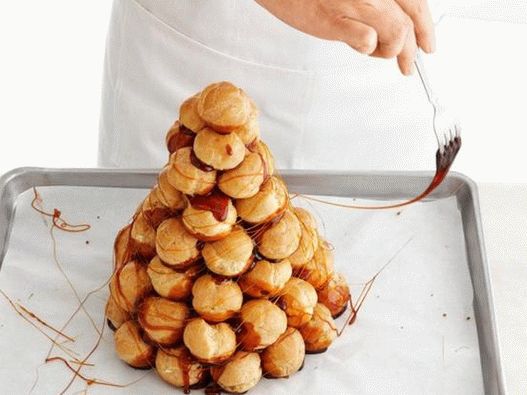 Crockembusch - un pastel de profiteroles