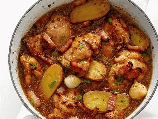 Foto Pollo guisado en cerveza