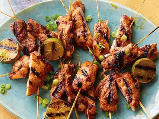 Pollo en brochetas al estilo yucateco