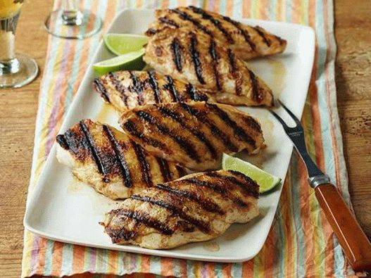 Pechuga de pollo a la parrilla marinada en tequila con lima