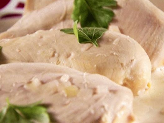 Foto Pollo en champagne con ensalada de uva
