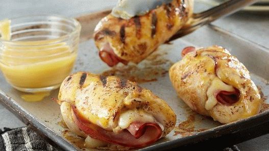 Foto de pechugas de pollo rellenas de jamón y queso