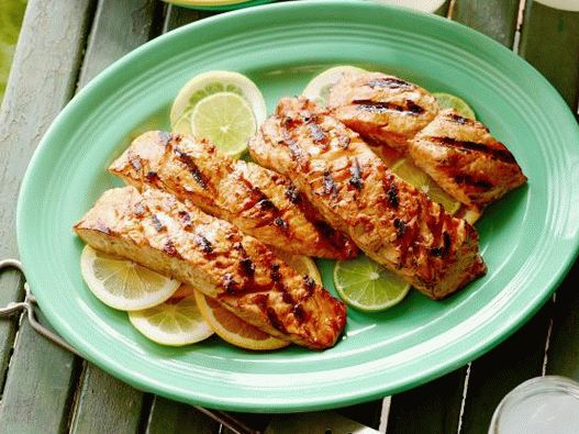 Foto de salmón a la parrilla en glaseado