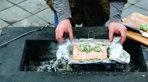 Salmón a la plancha en papel de aluminio