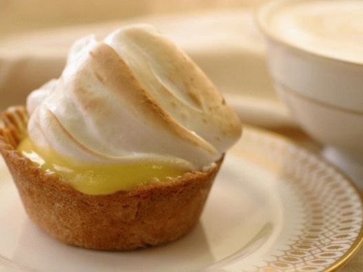 Magdalenas con limón kurdo y merengue