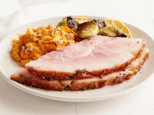 Codillo de cerdo en glaseado de miel con brandy y pimienta de Jamaica