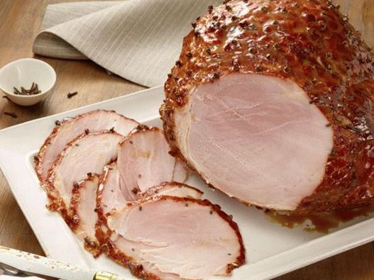Jamón en el glaseado con clavo