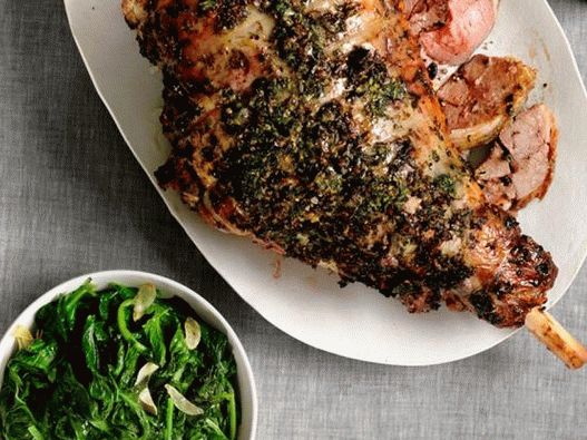 Pierna de cordero con hierbas y nabo joven