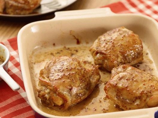 Muslos de pollo al horno con corteza de mostaza y arce