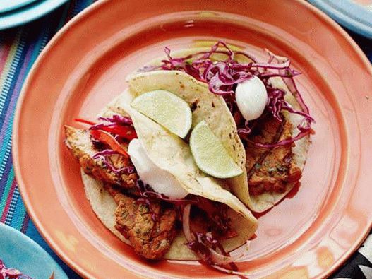 Tacos con cerdo a la parrilla y repollo rojo Tacos con cerdo a la parrilla y repollo rojo