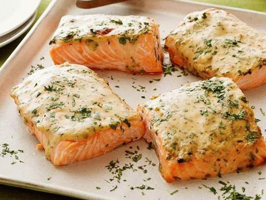 Salmón al horno en glaseado de arce