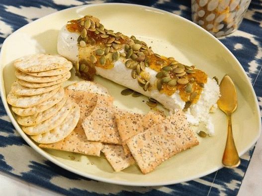 Foto del plato - Registro de queso de cabra con higos y semillas de calabaza