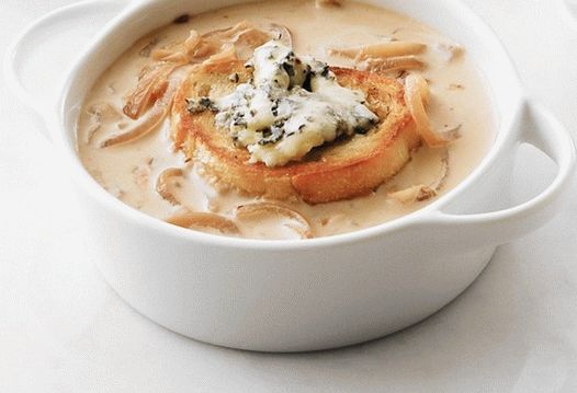 Sopa de crema de cebolla con cebolla caramelizada