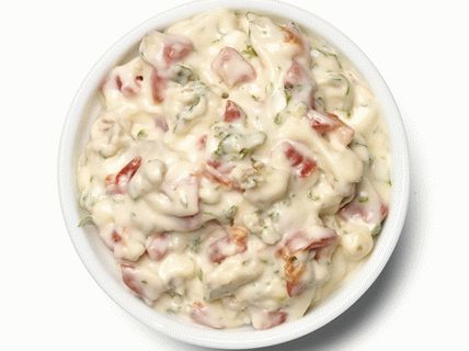 Foto mayonesa con pimientos y nueces